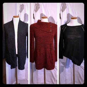 Women’s sweater lot size medium